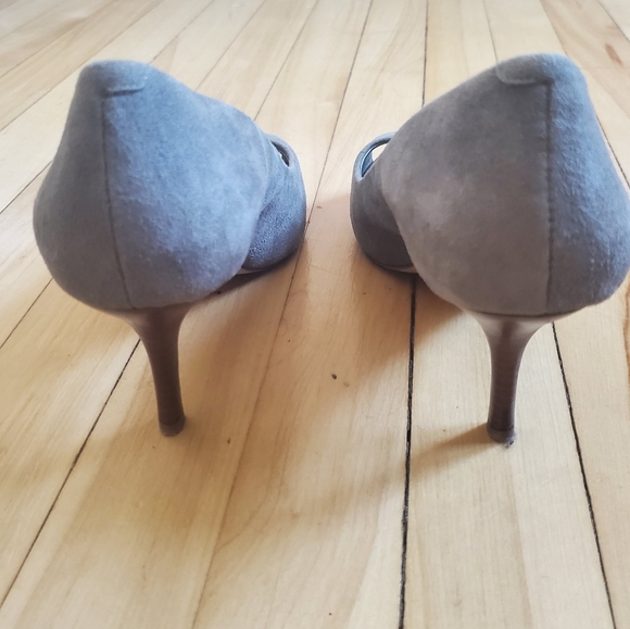 Banana Republic heels, size 7, grey, velvet, party - Picture 3 of 10